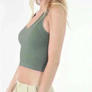 Nikibiki Crop Top